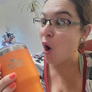 Meet your Posher, Aimee